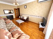 Сдаётся 2-комн. вторичка 65 м², м. Нефтчиляр, photo 2 from 8