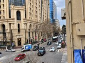 Сдается 3-комн. новостройка 135 м², м. Низами, photo 1 from 8