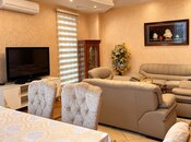 Сдаётся 3-комн. новостройка 135 м², м. Низами, photo 1 from 8