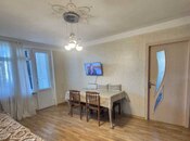 Satılır 2 otaqlı köhnə tikili 55 m², İnşaatçılar m., photo 2 from 8