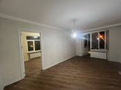 Satılır 2 otaqlı köhnə tikili 52 m², Qara Qarayev m., photo 2 from 8