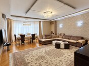 Satılır 4 otaqlı yeni tikili 200 m², 8 Noyabr m., photo 1 from 8
