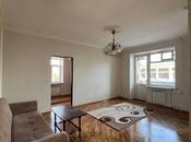 Satılır 2 otaqlı köhnə tikili 55 m², Elmlər Akademiyası m., photo 1 from 8