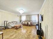 Satılır 4 otaqlı köhnə tikili 100 m², Badamdar q., photo 1 from 8