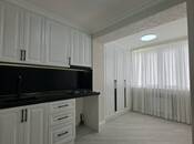 Продается 2-комн. вторичка 60 м², м. Иншаатчылар, photo 1 from 8