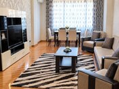 İcarəyə verilir 3 otaqlı yeni tikili 120 m², 28 May m., photo 1 from 8