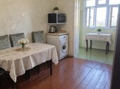 Satılır 3 otaqlı köhnə tikili 65 m², Xalqlar Dostluğu m., photo 2 from 6