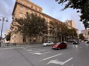 Продаётся 2-комн. вторичка 55 м², м. Низами, photo 2 from 8