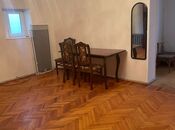 Satılır 2 otaqlı köhnə tikili 63 m², Nizami m., photo 2 from 6