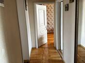 Satılır 4 otaqlı köhnə tikili 70 m², İnşaatçılar m., photo 1 from 8