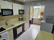 Satılır 2 otaqlı köhnə tikili 65 m², İnşaatçılar m., photo 1 from 8