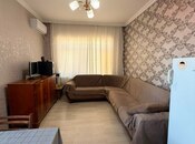 Satılır 2 otaqlı köhnə tikili 65 m², Xalqlar Dostluğu m., photo 1 from 8