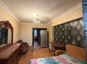 Satılır 2 otaqlı köhnə tikili 60 m², Yasamal r., photo 2 from 8