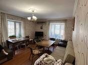 Продаётся 2-комн. вторичка 50 м², м. Элмляр Академиясы, photo 1 from 8
