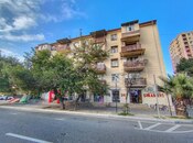 Satılır 2 otaqlı köhnə tikili 55 m², Qara Qarayev m., photo 1 from 8