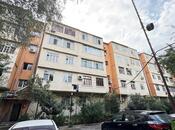 Satılır 2 otaqlı köhnə tikili 45 m², Qara Qarayev m., photo 2 from 8