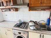 Satılır 2 otaqlı köhnə tikili 45 m², Qara Qarayev m., photo 7 from 8