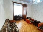 Satılır 2 otaqlı köhnə tikili 65 m², Elmlər Akademiyası m., photo 2 from 8