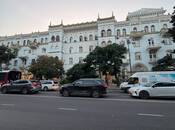 Продается 2-комн. вторичка 65 м², м. Элмляр Академиясы, photo 1 from 8