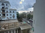Продается 2-комн. вторичка 45 м², м. Элмляр Академиясы, photo 1 from 8