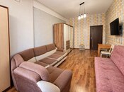 Сдается 2-комн. новостройка 68 м², м. Кара Караев, photo 1 from 8