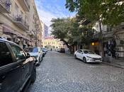 Satılır 3 otaqlı köhnə tikili 110 m², Sahil m., photo 1 from 8