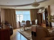 Сдается 3-комн. новостройка 135 м², м. Низами, photo 1 from 8