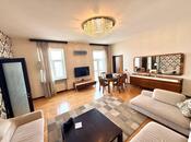 Satılır 5 otaqlı köhnə tikili 230 m², Yasamal r., photo 3 from 8
