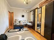 Satılır 2 otaqlı köhnə tikili 52 m², İnşaatçılar m., photo 2 from 7