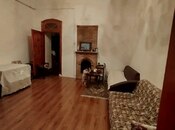 Satılır 4 otaqlı köhnə tikili 80 m², 28 May m., photo 1 from 8