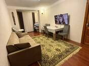 Продается 2-комн. вторичка 57 м², м. Элмляр Академиясы, photo 1 from 8
