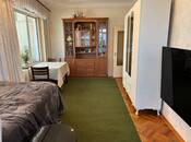 Satılır 2 otaqlı köhnə tikili 55 m², Xalqlar Dostluğu m., photo 1 from 8