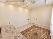 Продаётся 3-комн. вторичка 70 м², м. Нефтчиляр, photo 6 from 8