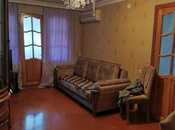 Продается 3-комн. вторичка 70 м², photo 1 from 8