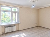 Satılır 2 otaqlı köhnə tikili 55 m², Qara Qarayev m., photo 2 from 8