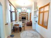 Satılır 8 otaqlı həyət evi/bağ evi 250 m², İnşaatçılar m., photo 2 from 8