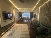 Сдаётся 3-комн. новостройка 110 м², м. Низами, photo 1 from 8