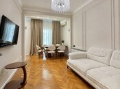 Satılır 3 otaqlı köhnə tikili 102 m², Nizami m., photo 1 from 8